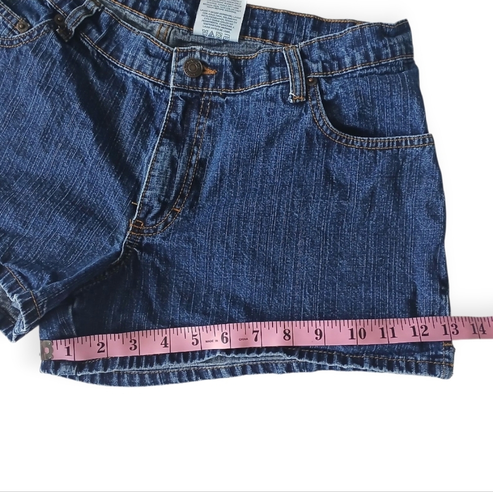 JORDACHE  AUTHENTIC JEANSWEAR WOMEN'S BLUE DENIM  SHORTS. SIZE 15/16 - Picture 8 of 16